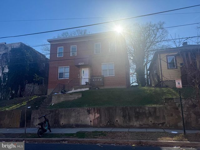 4261 EDSON PL NE, Washington, DC 20019