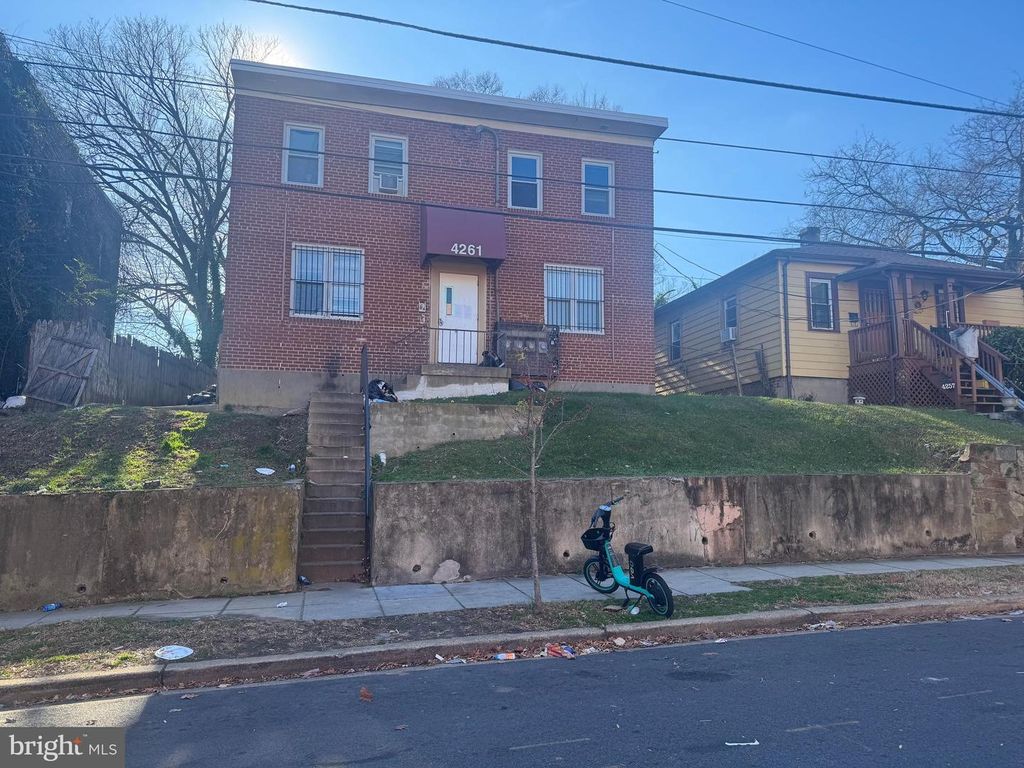 4261 EDSON PL NE, Washington, DC 20019