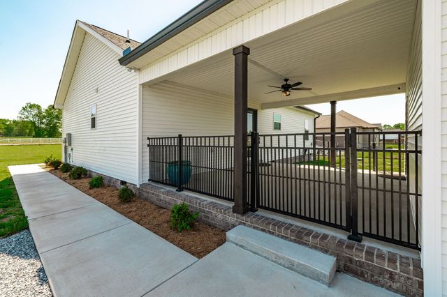 1323 N Corinth Rd, Portland, TN 37148