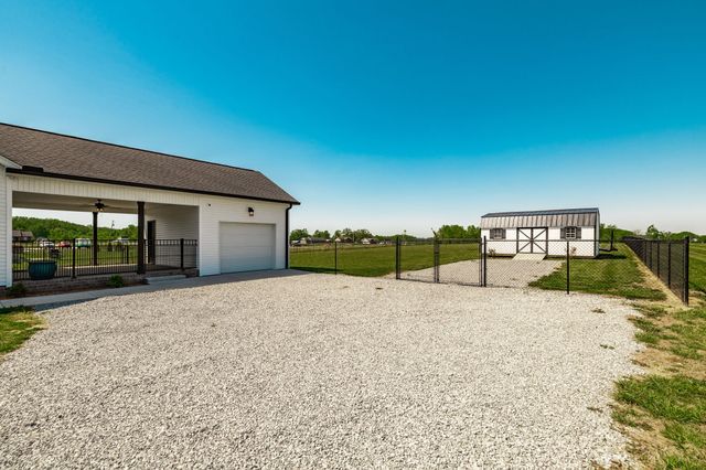 1323 N Corinth Rd, Portland, TN 37148