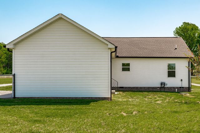 1323 N Corinth Rd, Portland, TN 37148