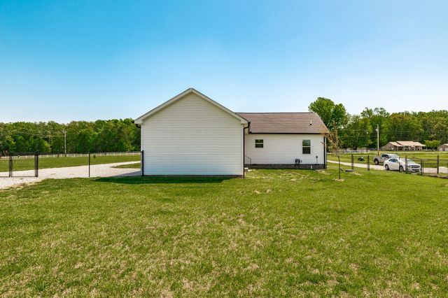 1323 N Corinth Rd, Portland, TN 37148