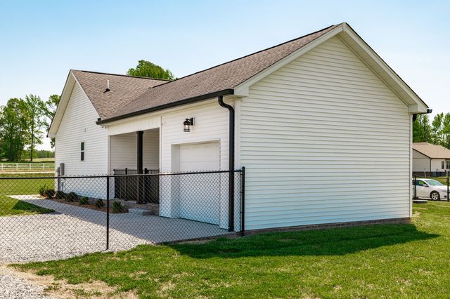 1323 N Corinth Rd, Portland, TN 37148