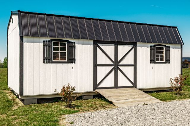 1323 N Corinth Rd, Portland, TN 37148
