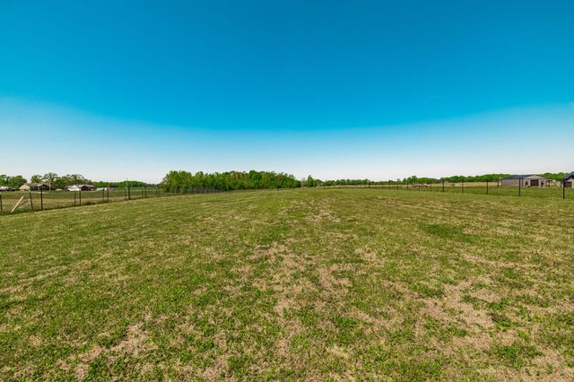1323 N Corinth Rd, Portland, TN 37148