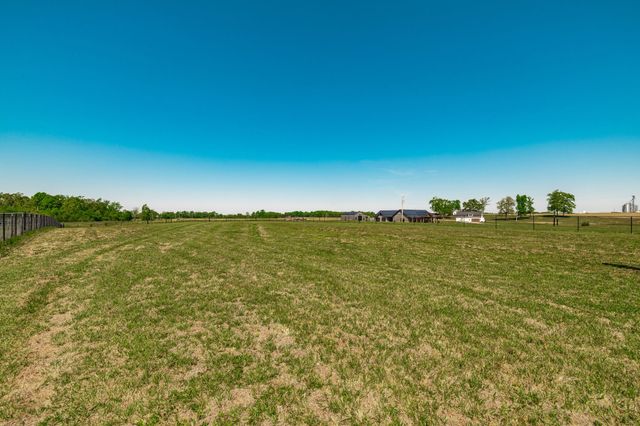 1323 N Corinth Rd, Portland, TN 37148