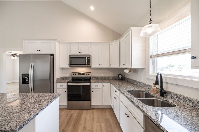 1323 N Corinth Rd, Portland, TN 37148