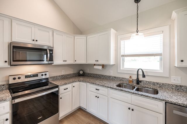 1323 N Corinth Rd, Portland, TN 37148