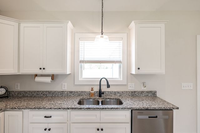1323 N Corinth Rd, Portland, TN 37148