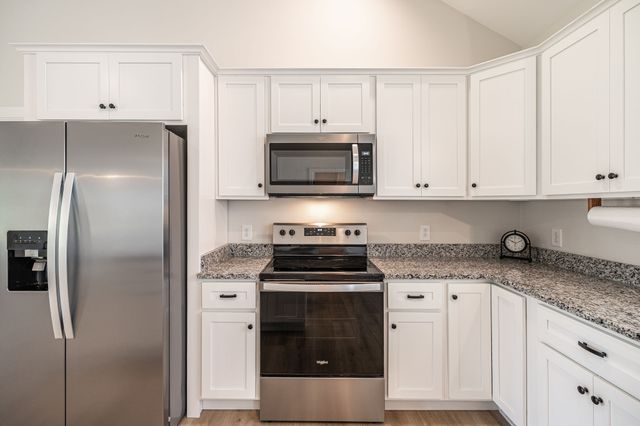1323 N Corinth Rd, Portland, TN 37148