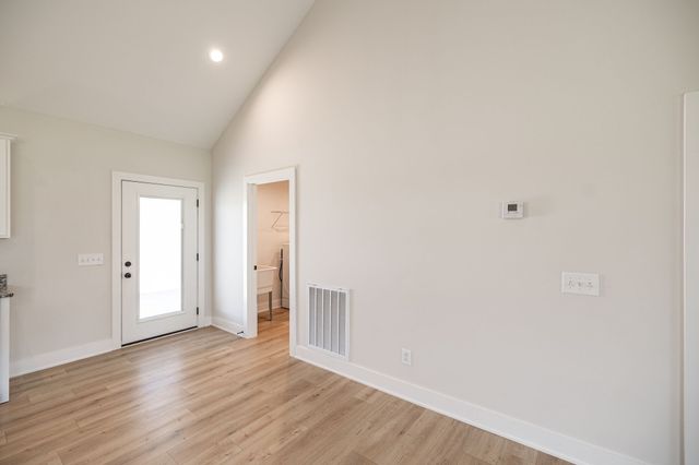1323 N Corinth Rd, Portland, TN 37148