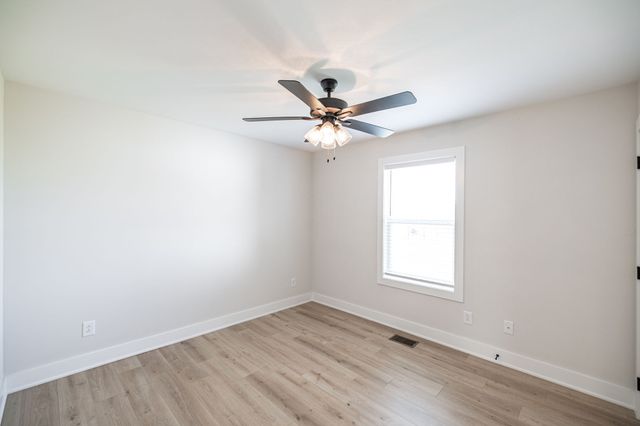 1323 N Corinth Rd, Portland, TN 37148