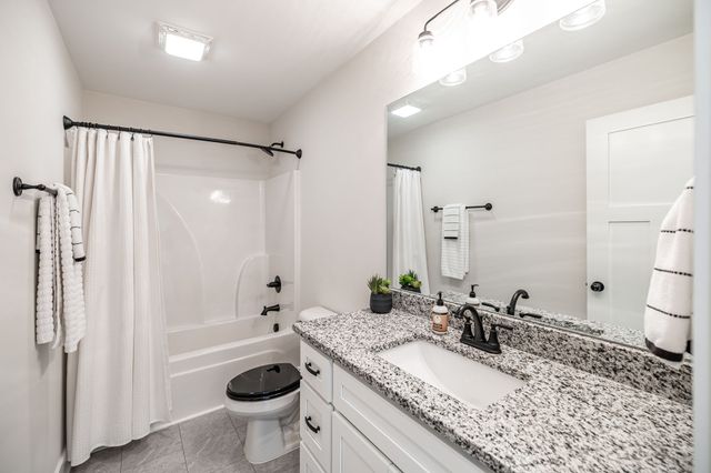 1323 N Corinth Rd, Portland, TN 37148