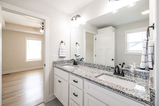 1323 N Corinth Rd, Portland, TN 37148