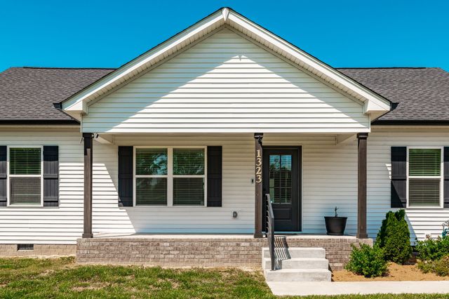 1323 N Corinth Rd, Portland, TN 37148
