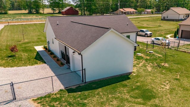 1323 N Corinth Rd, Portland, TN 37148