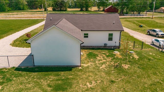 1323 N Corinth Rd, Portland, TN 37148