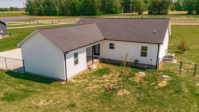 1323 N Corinth Rd, Portland, TN 37148