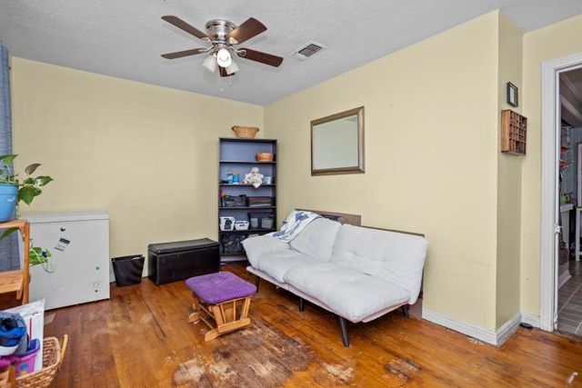 808 Newsom Avenue, Lufkin, TX 75904