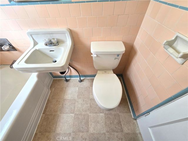26027 Narbonne Avenue A, Lomita, CA 90717