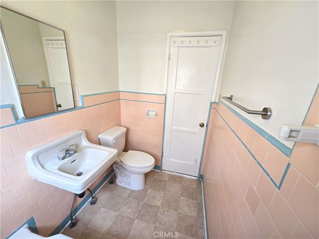 26027 Narbonne Avenue A, Lomita, CA 90717