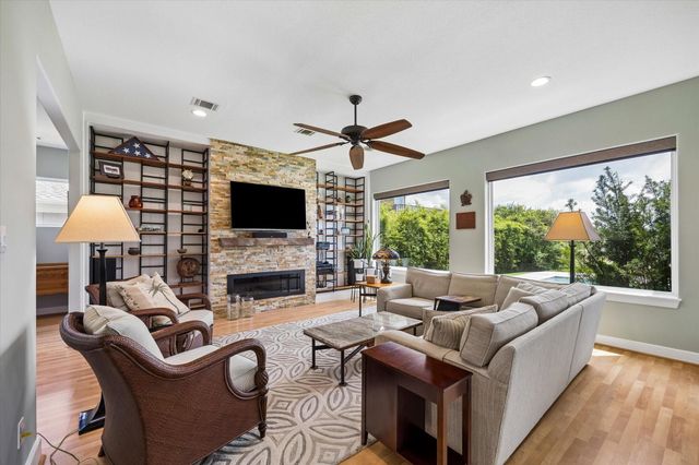 12313 White Oak Point, Conroe, TX 77304
