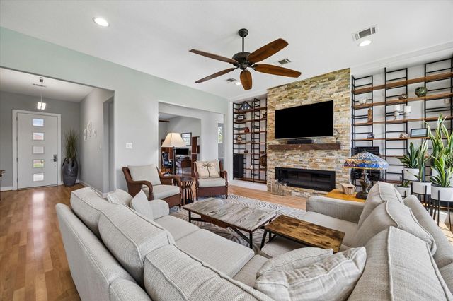 12313 White Oak Point, Conroe, TX 77304