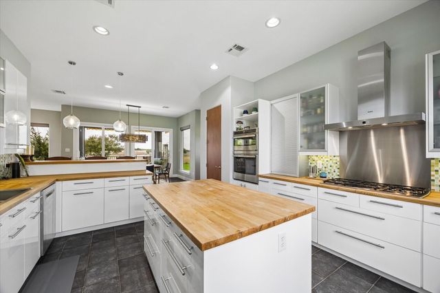 12313 White Oak Point, Conroe, TX 77304
