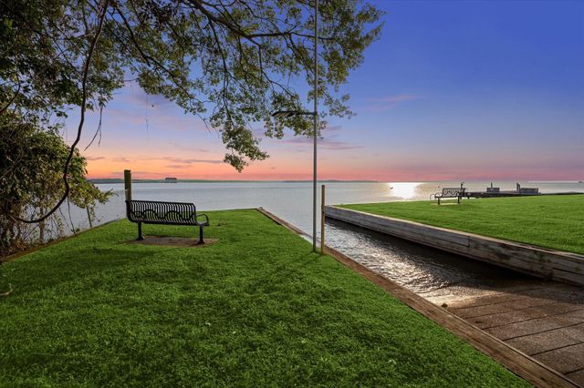 12313 White Oak Point, Conroe, TX 77304