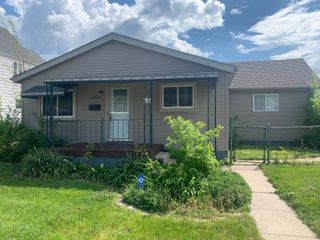 22806 Shakespeare Avenue, Eastpointe City, MI 48021