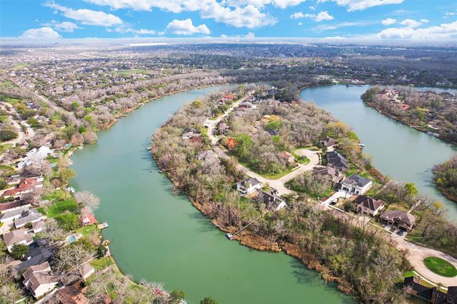 226 Jade Pointe, Missouri City, TX 77459