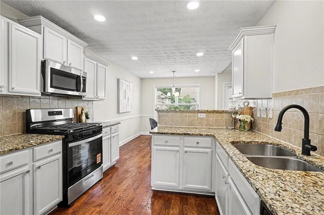 1131 Rose Terrace Circle, Loganville, GA 30052