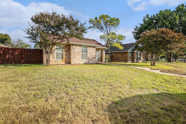 4729 Jasmine Drive, Fort Worth, TX 76137