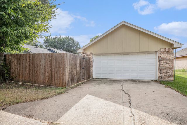 4729 Jasmine Drive, Fort Worth, TX 76137