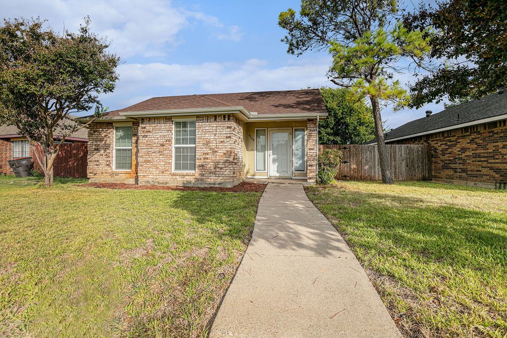 4729 Jasmine Drive, Fort Worth, TX 76137