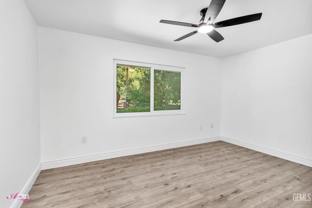 6104 Bel Aire Way, Bakersfield, CA 93309