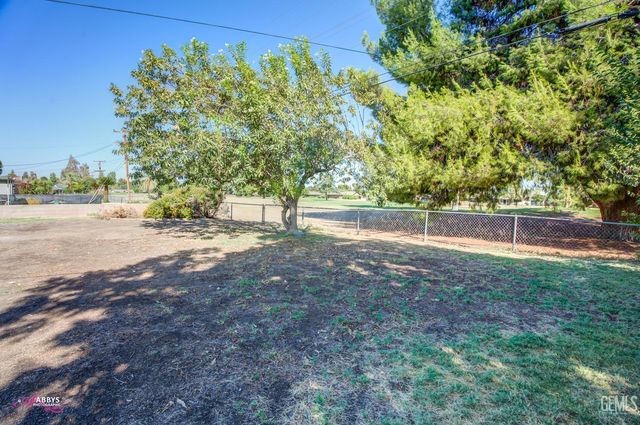 6104 Bel Aire Way, Bakersfield, CA 93309