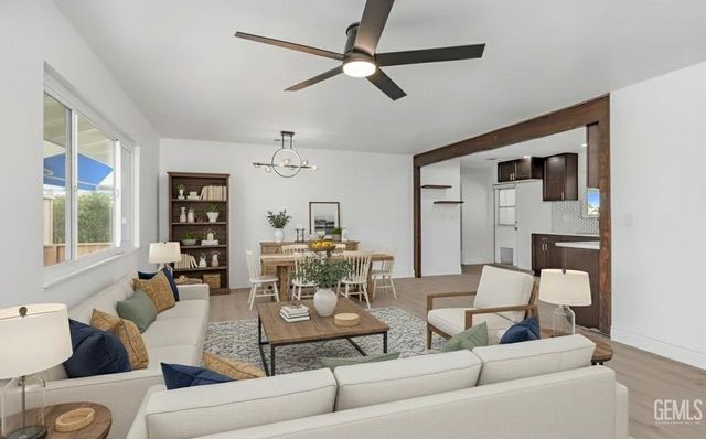 6104 Bel Aire Way, Bakersfield, CA 93309