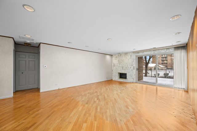 1280 RUDOLPH Road 1F, Northbrook, IL 60062