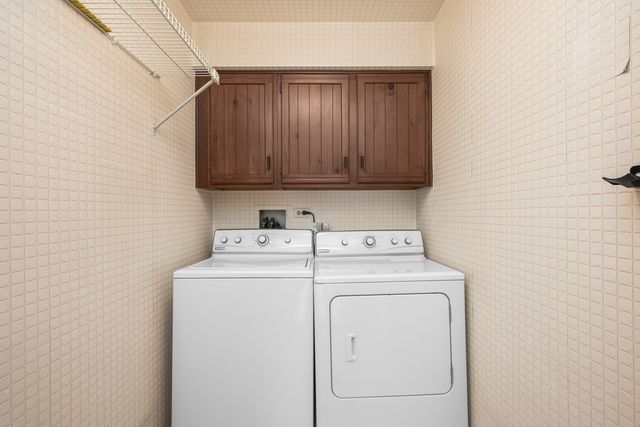 1280 RUDOLPH Road 1F, Northbrook, IL 60062