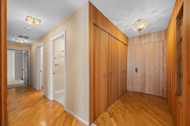 1280 RUDOLPH Road 1F, Northbrook, IL 60062