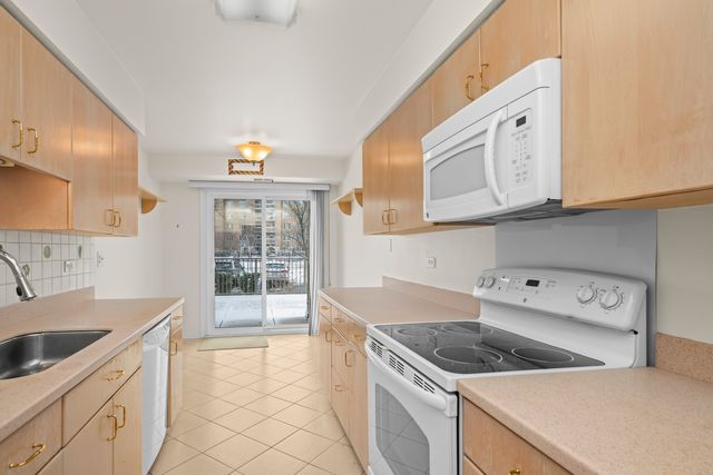 1280 RUDOLPH Road 1F, Northbrook, IL 60062