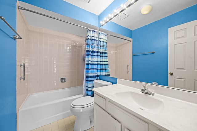 1280 RUDOLPH Road 1F, Northbrook, IL 60062