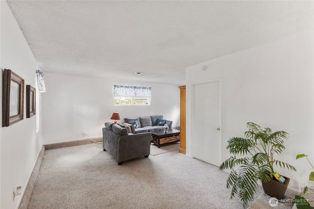 10730 Rampart Drive E, Puyallup, WA 98374