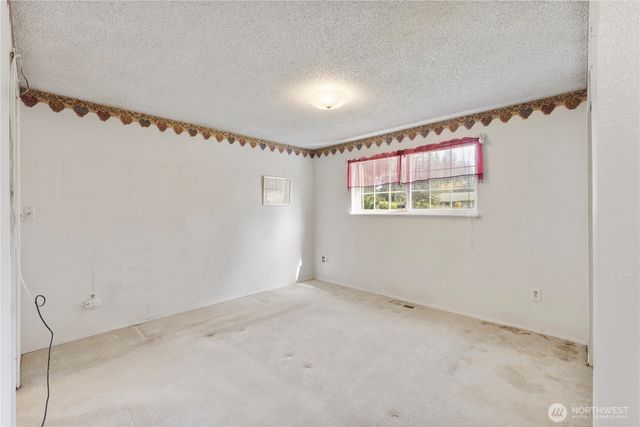 10730 Rampart Drive E, Puyallup, WA 98374