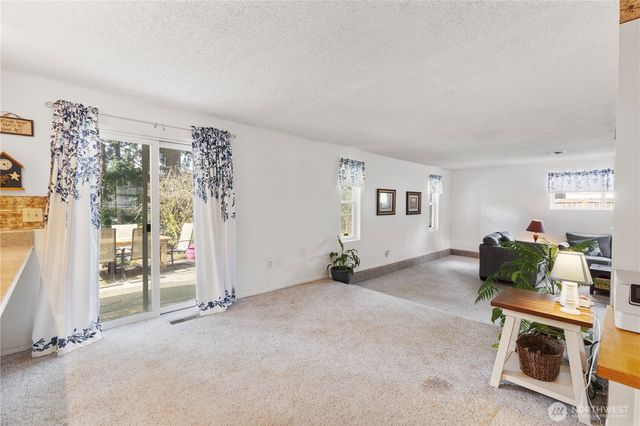 10730 Rampart Drive E, Puyallup, WA 98374