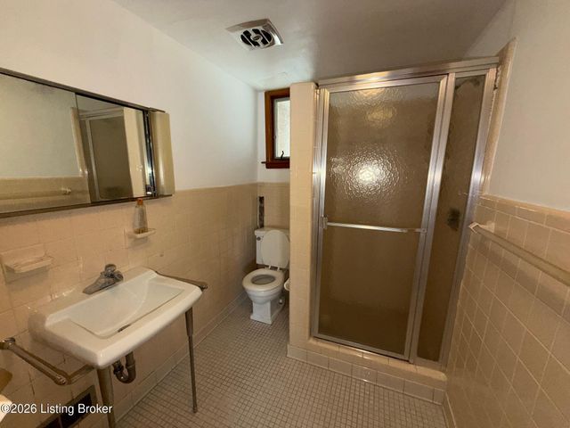 811 S Park Rd, Louisville, KY 40118