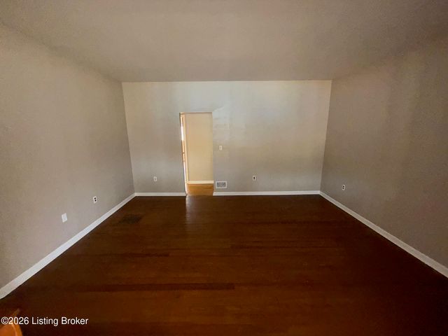 811 S Park Rd, Louisville, KY 40118