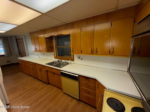 811 S Park Rd, Louisville, KY 40118