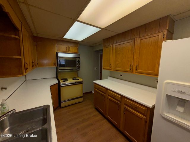 811 S Park Rd, Louisville, KY 40118